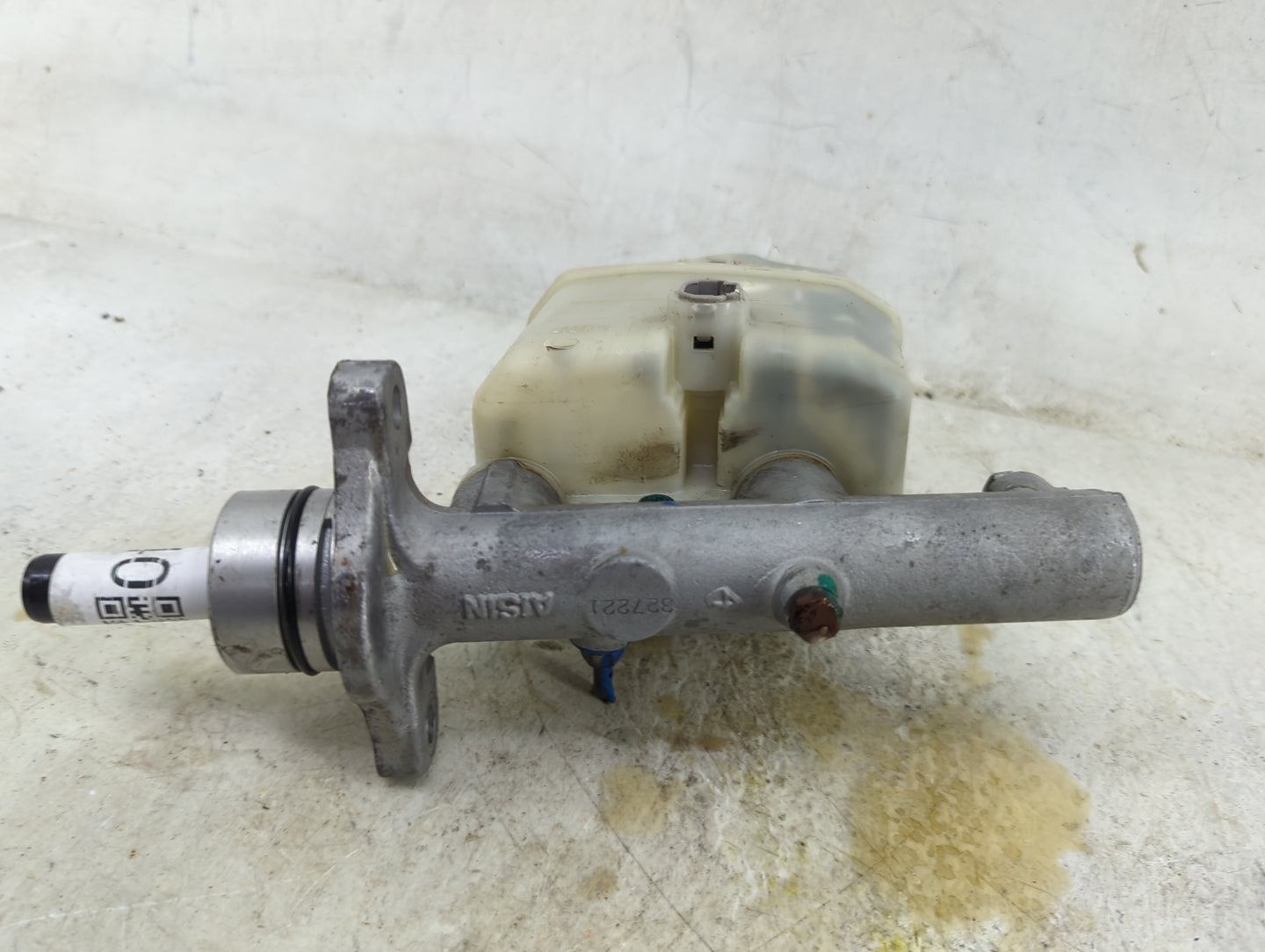 2002-2006 Toyota Camry Brake Master Cylinder 1496640 - Oemusedautoparts1.com