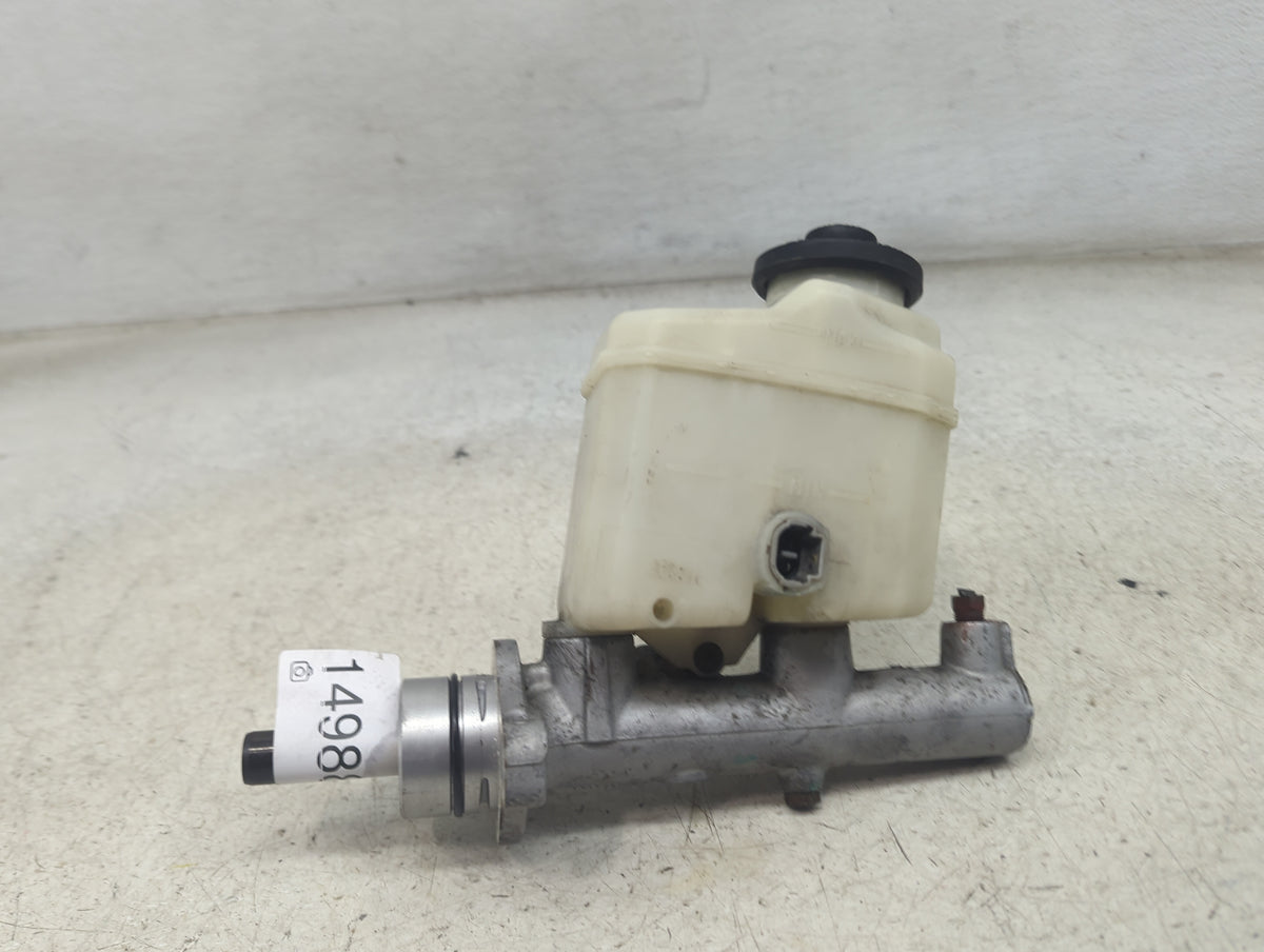 2002-2006 Toyota Camry Brake Master Cylinder 1498866 - Oemusedautoparts1.com