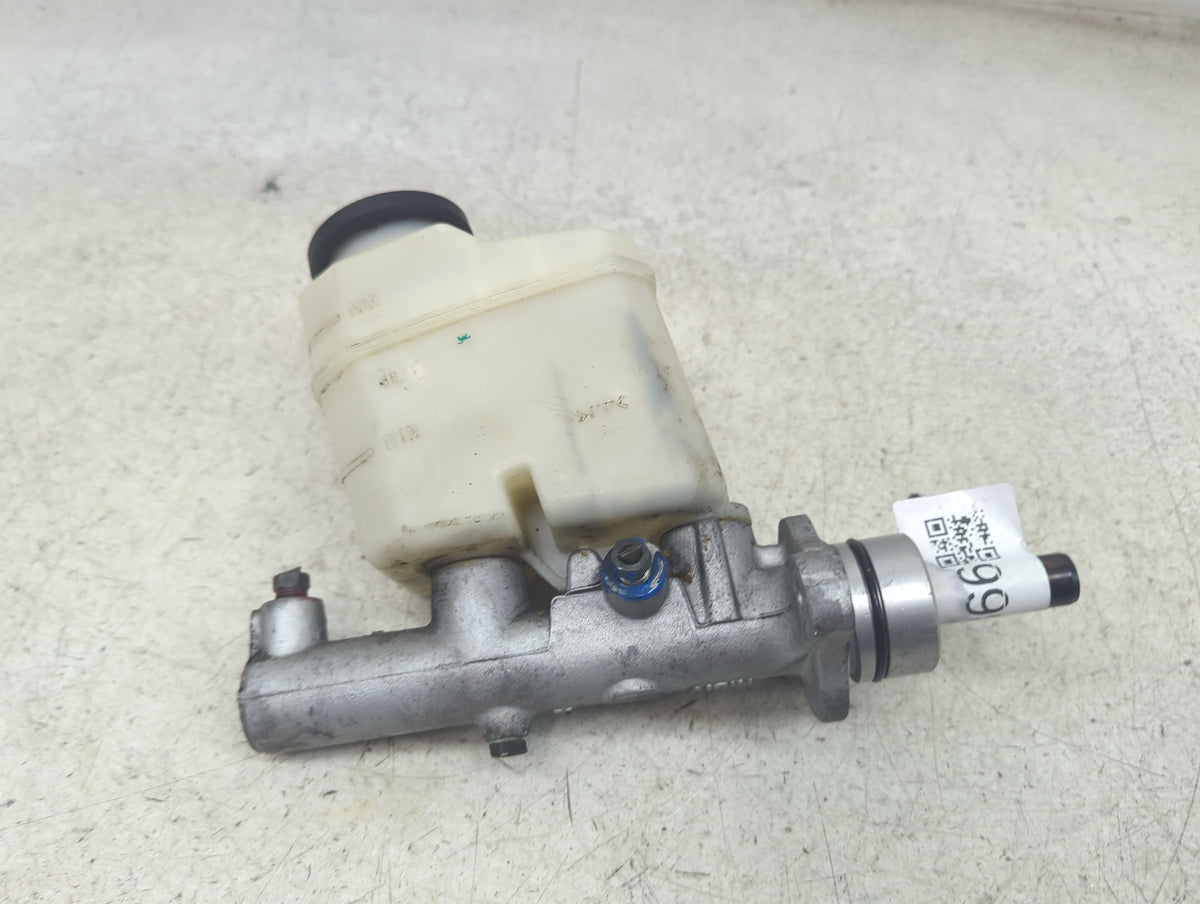 2002-2006 Toyota Camry Brake Master Cylinder 1498866 - Oemusedautoparts1.com