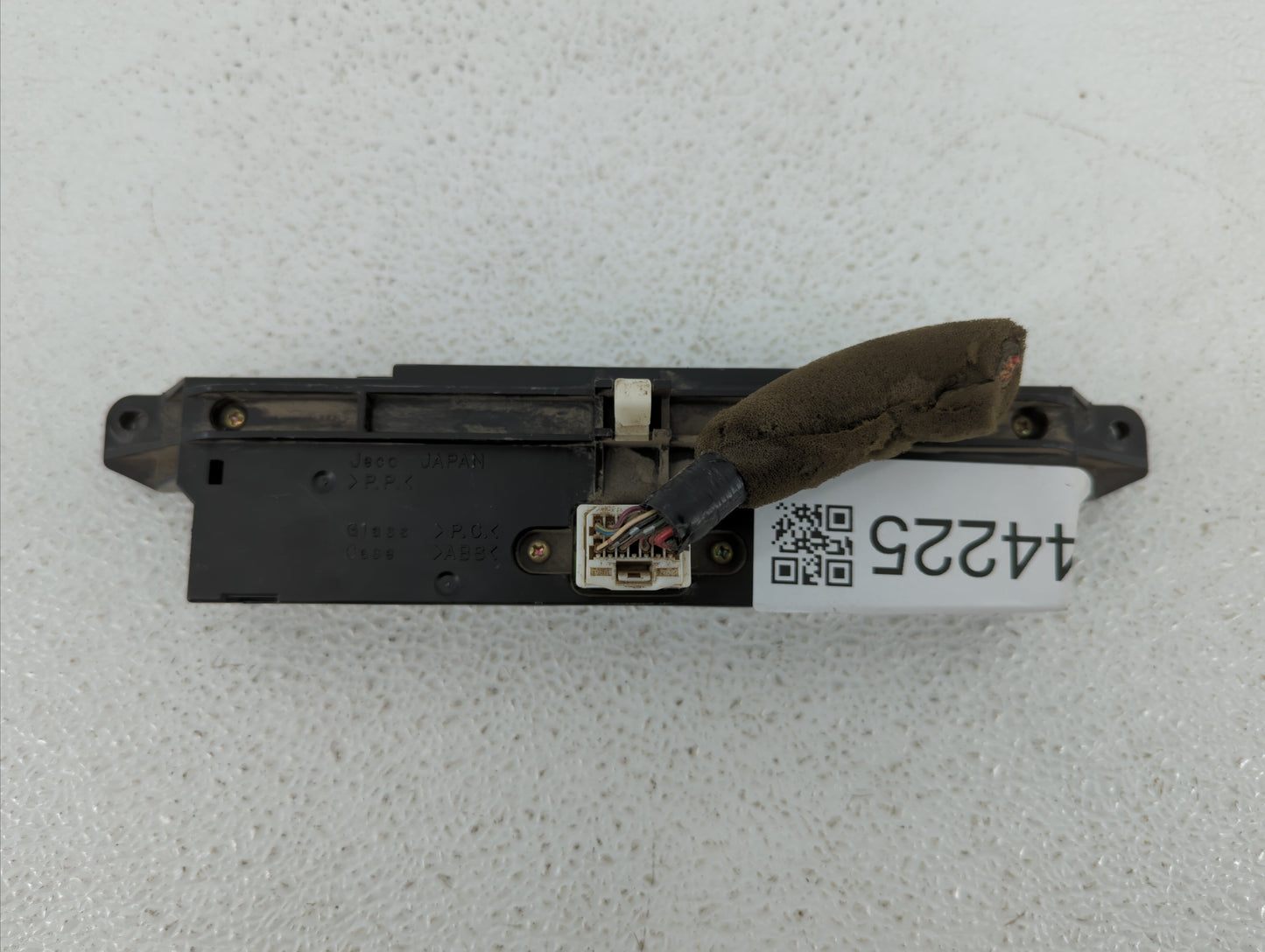 2004 Toyota Camry Climate Control Module Temperature AC/Heater Replacement P/N:83910-33120 Fits OEM Used Auto Parts - Oemuse