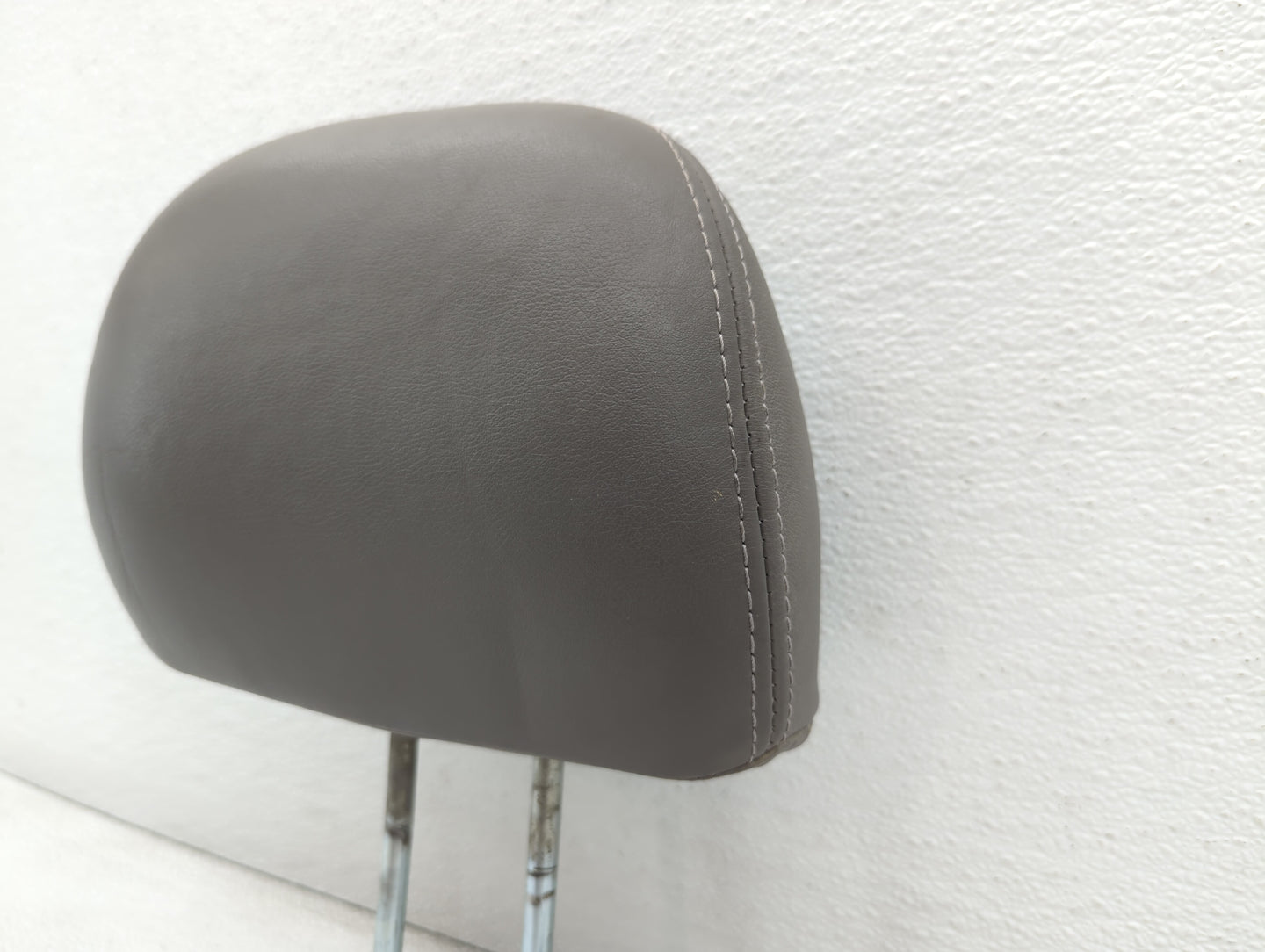 2004-2006 Toyota Camry Headrest Head Rest Front Driver Passenger Seat - Oemusedautoparts1.com