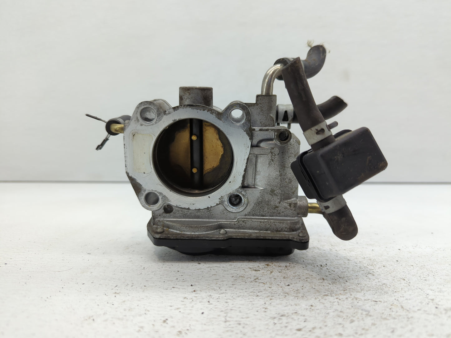 2004-2006 Toyota Camry Throttle Body P/N:22030-0H020 22030-28070, 22030-0H021, 22030-28060 Fits Fits 2004 2005 2006 2007 OEM