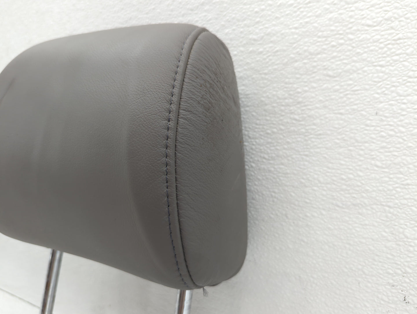 2004-2006 Toyota Camry Headrest Head Rest Front Driver Passenger Seat - Oemusedautoparts1.com