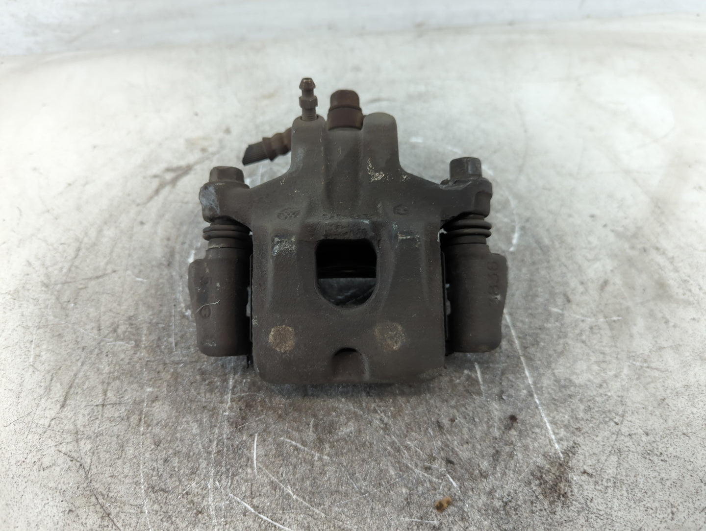 2002-2006 Toyota Camry Front Driver Left Brake Caliper - Oemusedautoparts1.com