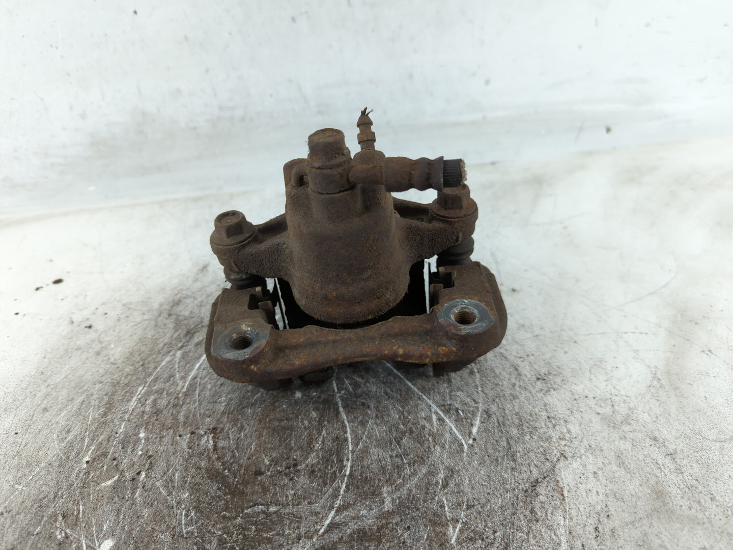 2002-2006 Toyota Camry Front Driver Left Brake Caliper - Oemusedautoparts1.com