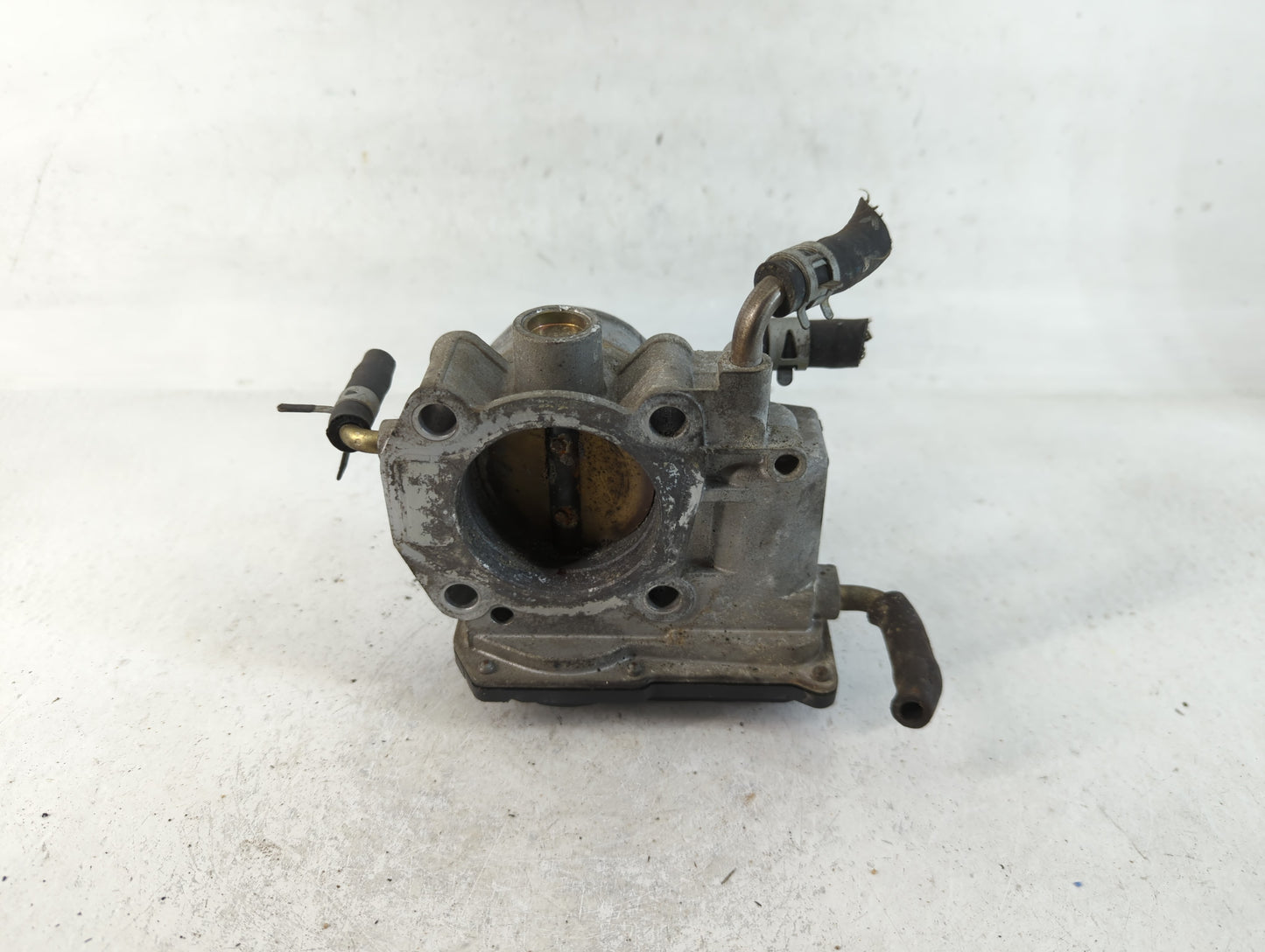2004-2006 Toyota Camry Throttle Body P/N:22030-0H020 Fits Fits 2004 2005 2006 2007 OEM Used Auto Parts - Oemusedautoparts1.c