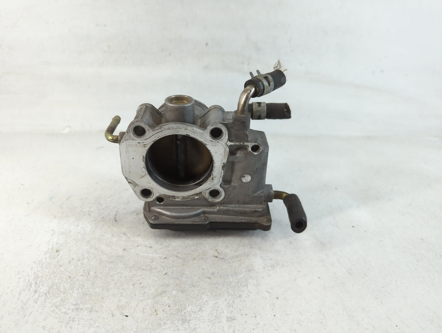 2004-2006 Toyota Camry Throttle Body P/N:093005 3 3S4G-AD Fits Fits 2004 2005 2006 2007 OEM Used Auto Parts - Oemusedautopar