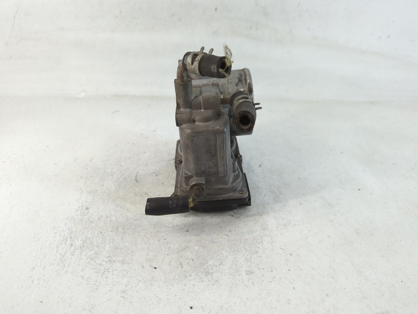2004-2006 Toyota Camry Throttle Body P/N:093005 3 3S4G-AD Fits Fits 2004 2005 2006 2007 OEM Used Auto Parts - Oemusedautopar