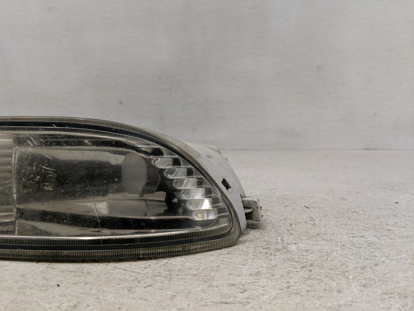 2003-2004 Toyota Corolla Passenger Right Oem Front Light Lamp - Oemusedautoparts1.com