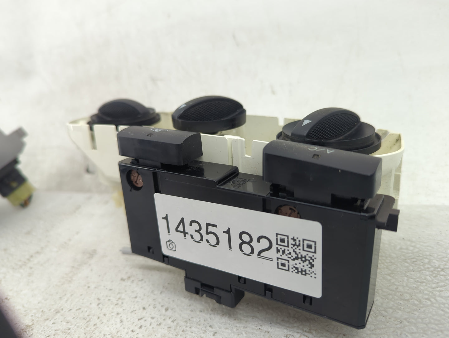 2003-2008 Toyota Corolla Climate Control Module Temperature AC/Heater Replacement P/N:758420 Fits OEM Used Auto Parts - Oemu