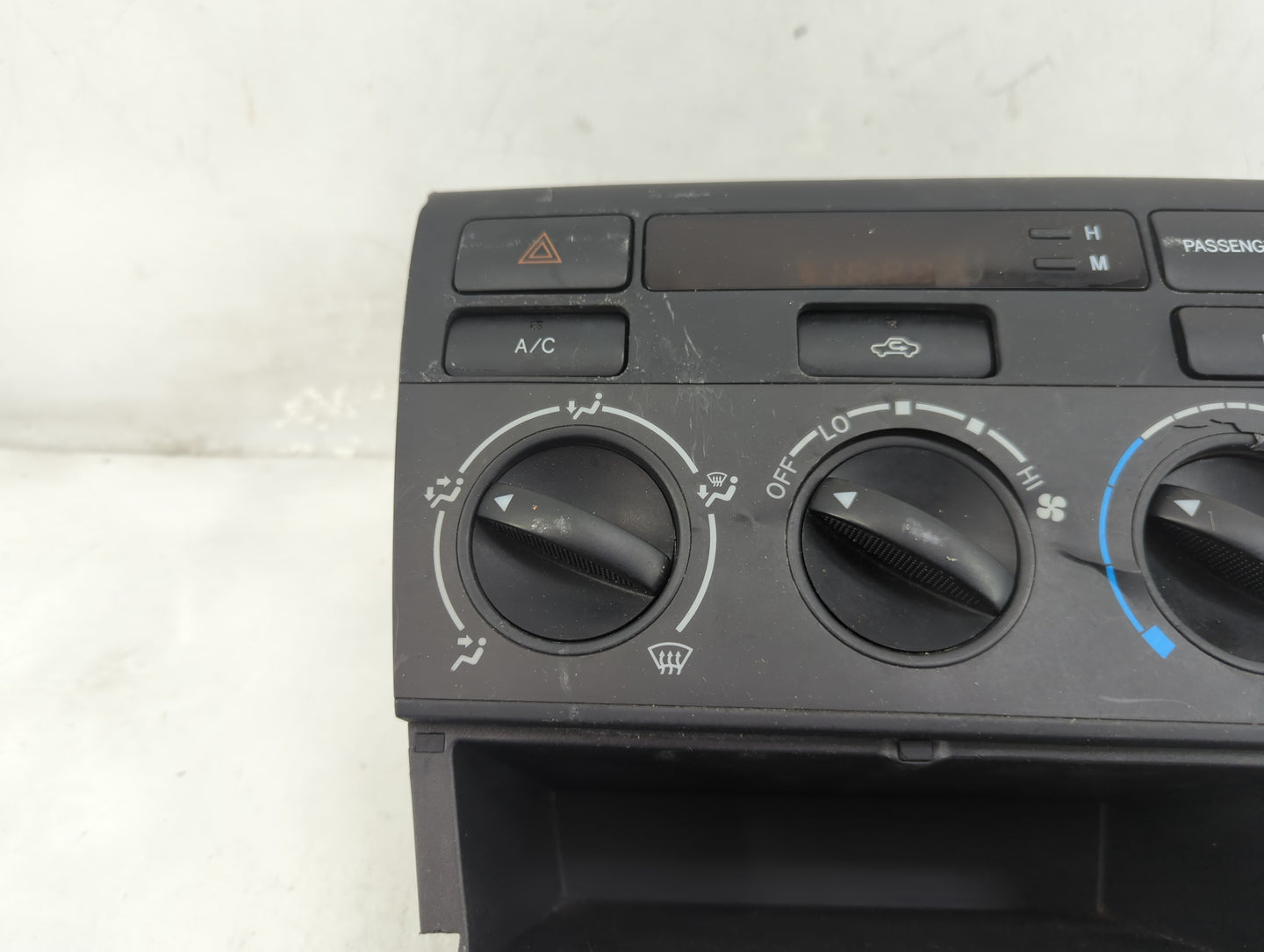2003-2008 Toyota Corolla Climate Control Module Temperature AC/Heater Replacement P/N:68900-630A 83910-02070 Fits OEM Used A