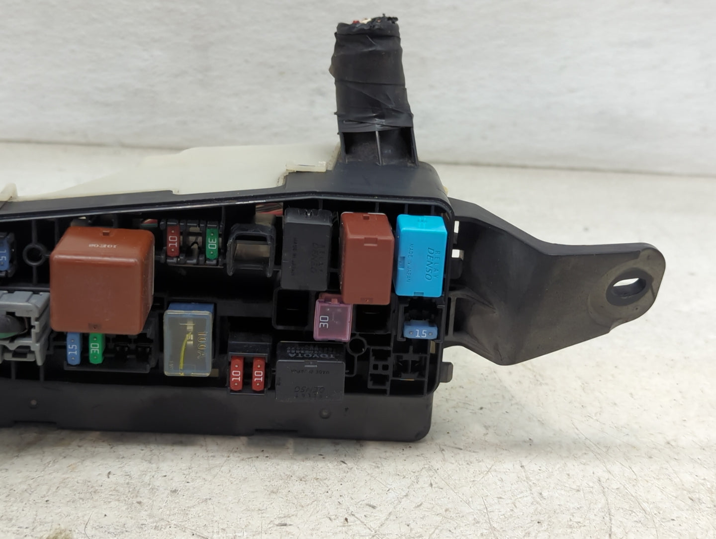 2004-2008 Toyota Corolla Fusebox Fuse Box Panel Relay Module P/N:R0100006991 Fits Fits 2004 2005 2006 2007 2008 OEM Used Aut
