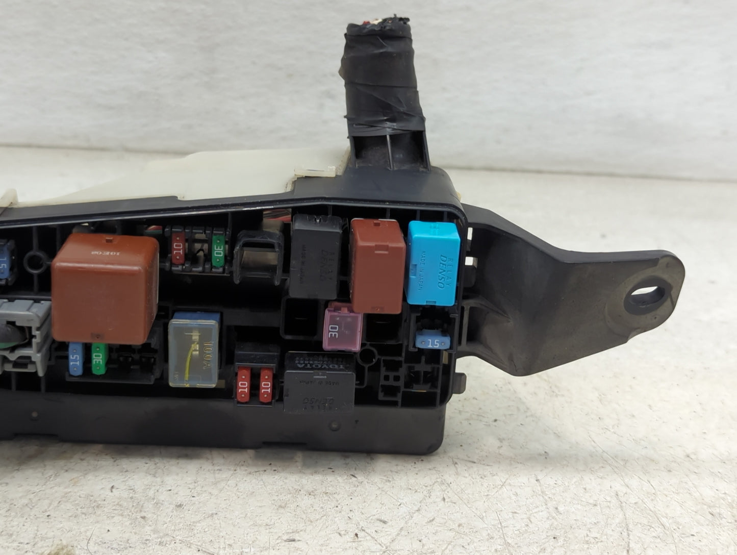 2004-2008 Toyota Corolla Fusebox Fuse Box Panel Relay Module P/N:R0100006991 Fits Fits 2004 2005 2006 2007 2008 OEM Used Aut