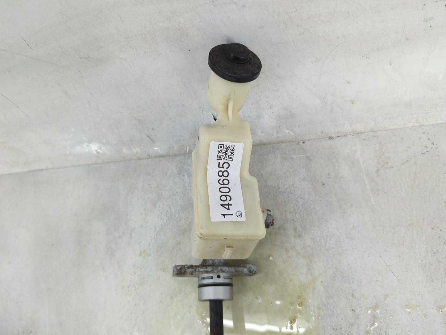 2003-2008 Toyota Corolla Brake Master Cylinder 1490685 - Oemusedautoparts1.com
