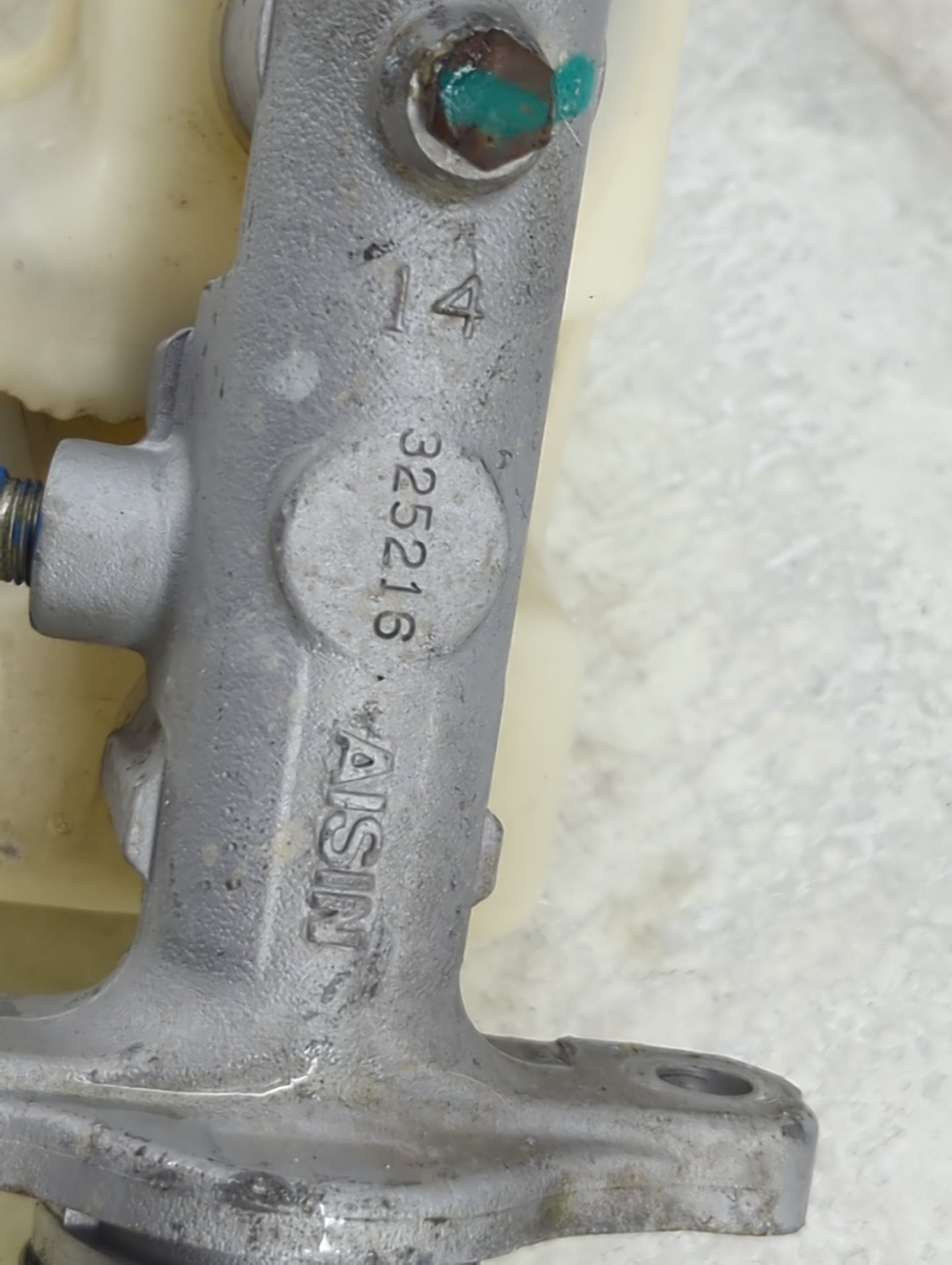 2003-2008 Toyota Corolla Brake Master Cylinder 1490685 - Oemusedautoparts1.com