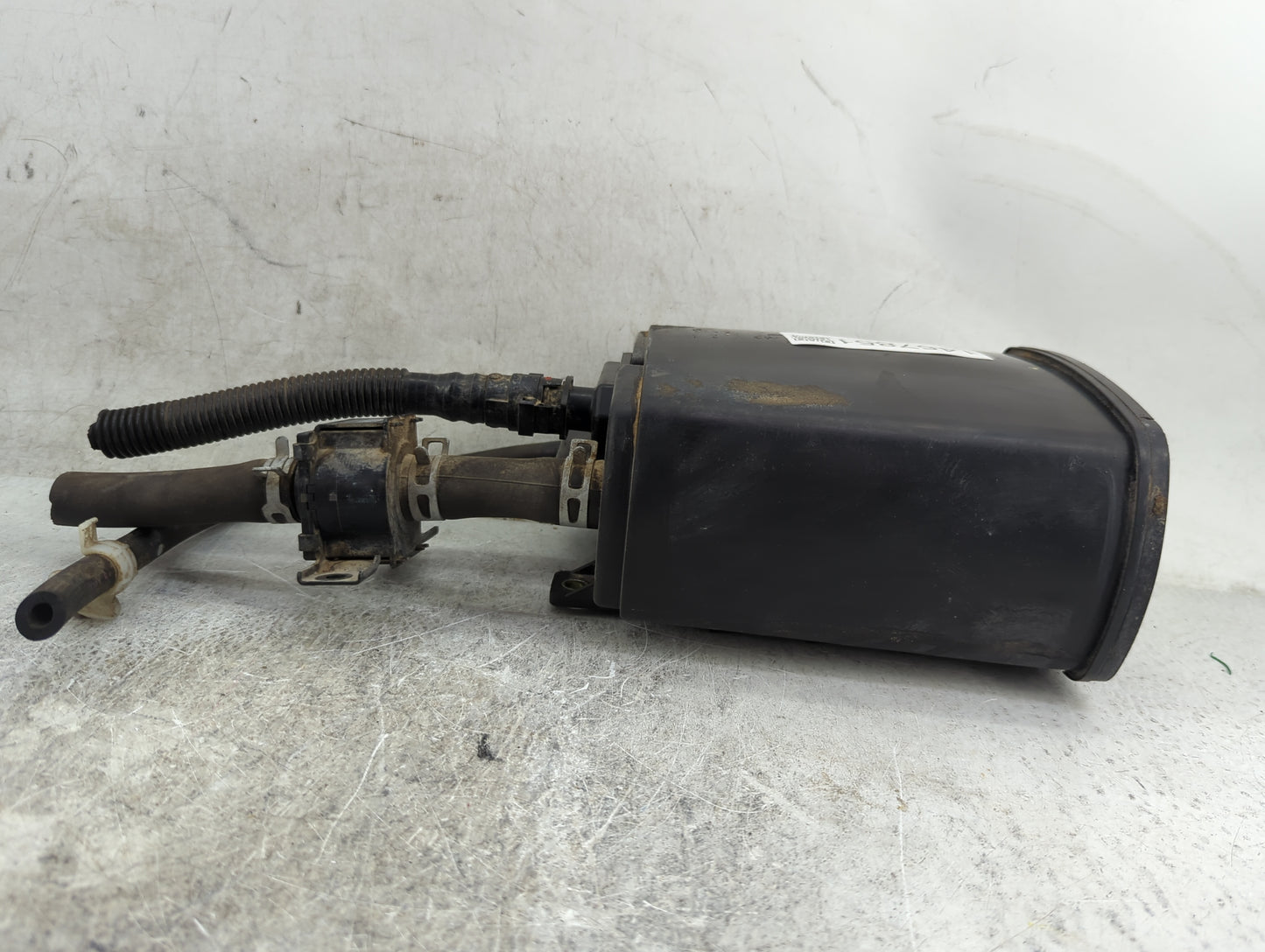 2004 Toyota Echo Fuel Vapor Charcoal Canister - Oemusedautoparts1.com
