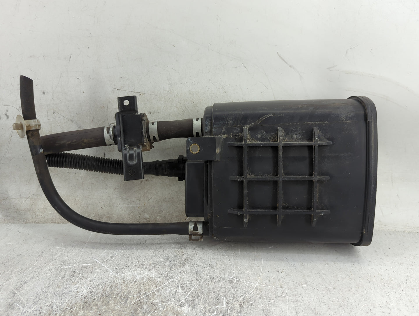 2004 Toyota Echo Fuel Vapor Charcoal Canister - Oemusedautoparts1.com
