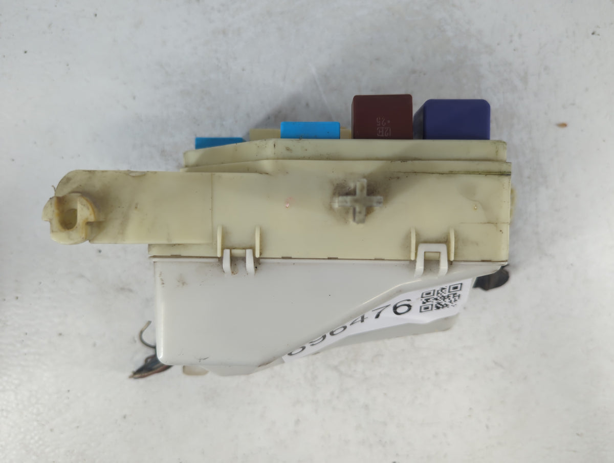 2002-2005 Toyota Echo Fusebox Fuse Box Panel Relay Module Fits Fits 2002 2003 2004 2005 OEM Used Auto Parts - Oemusedautopar