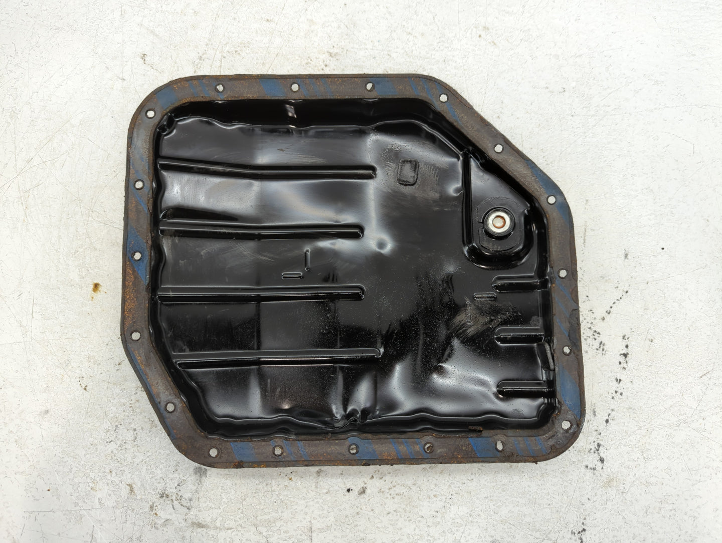 2000-2005 Toyota Echo Engine Oil Pan Fits OEM Used Auto Parts - Oemusedautoparts1.com