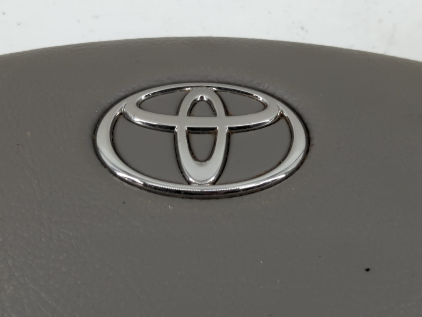2004-2007 Toyota Highlander Air Bag Driver Left Steering Wheel Mounted 1227468 - Oemusedautoparts1.com