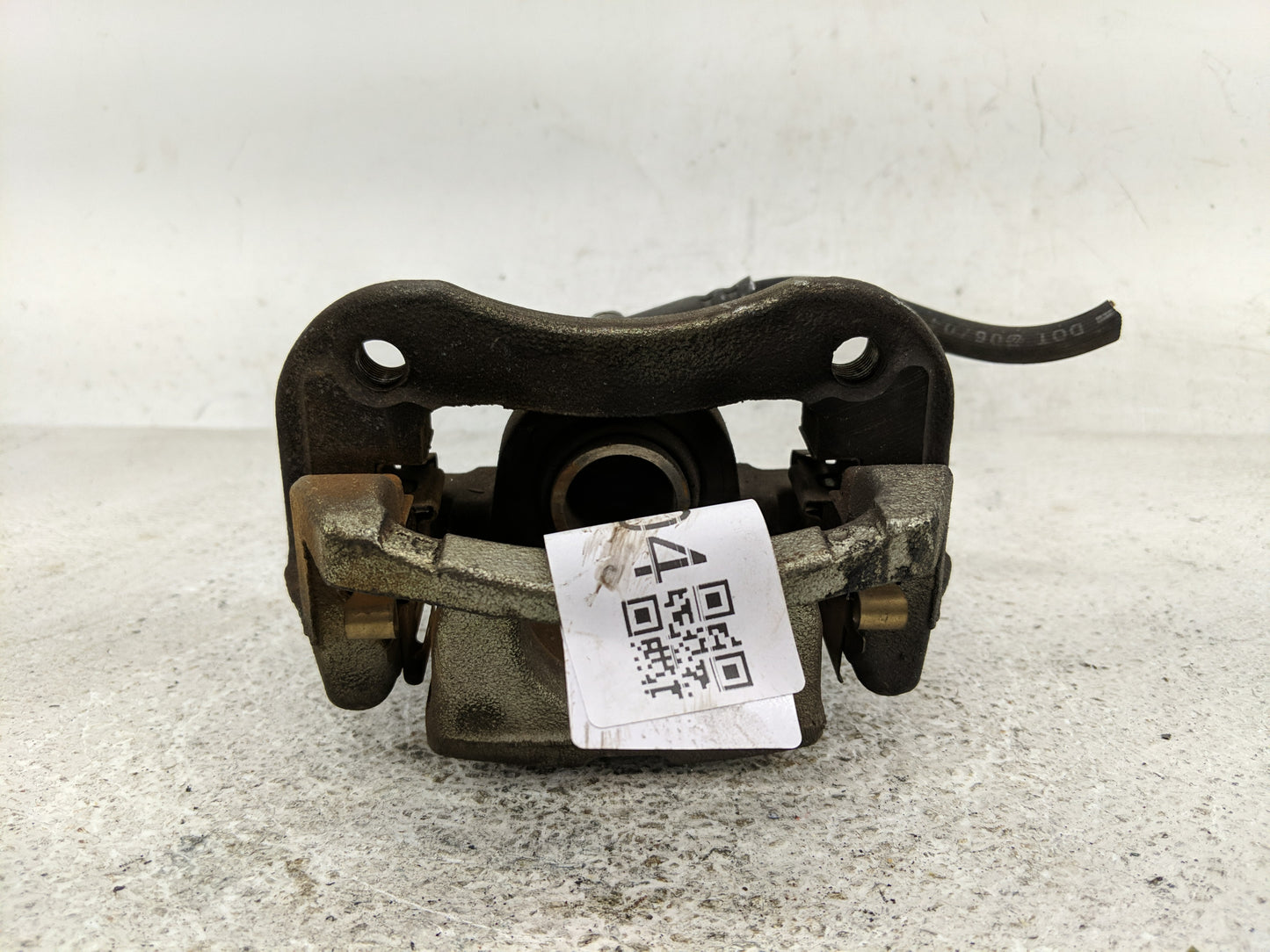 2004-2007 Toyota Highlander Front Driver Left Brake Caliper - Oemusedautoparts1.com