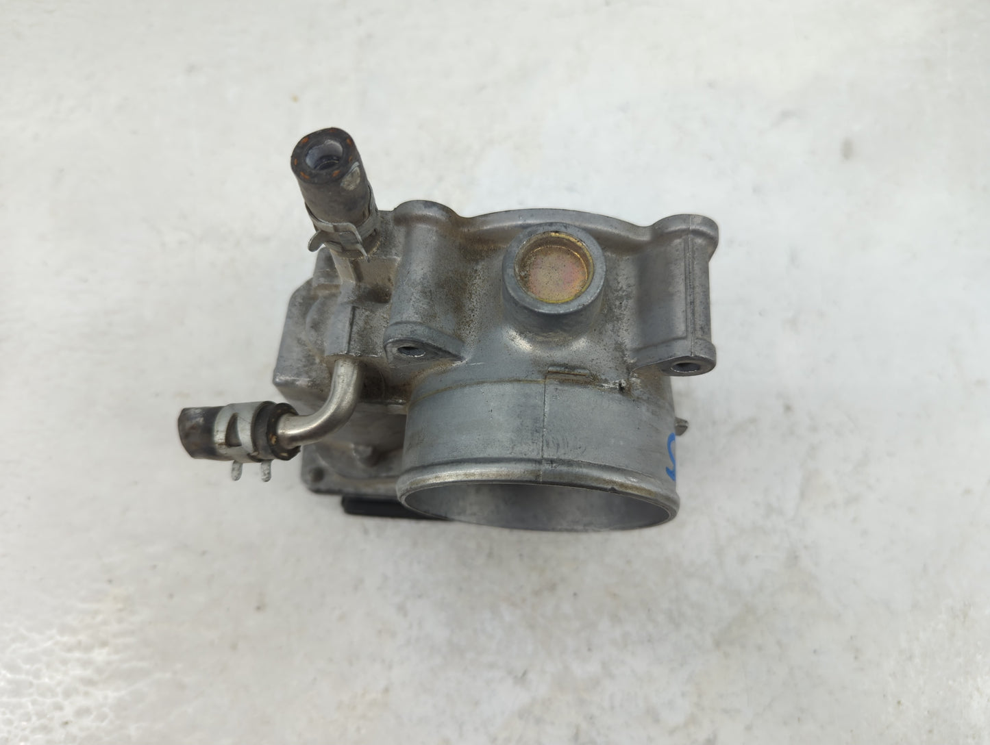 2004-2010 Toyota Highlander Throttle Body P/N:22030-20060 Fits Fits 2003 2004 2005 2006 2007 2008 2009 2010 OEM Used Auto Pa