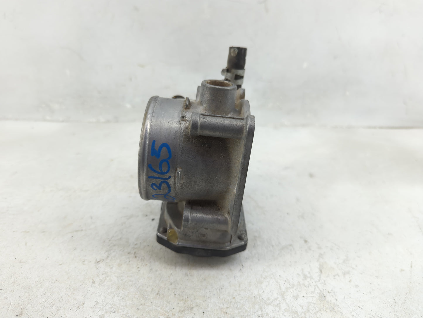 2004-2010 Toyota Highlander Throttle Body P/N:22030-20060 Fits Fits 2003 2004 2005 2006 2007 2008 2009 2010 OEM Used Auto Pa