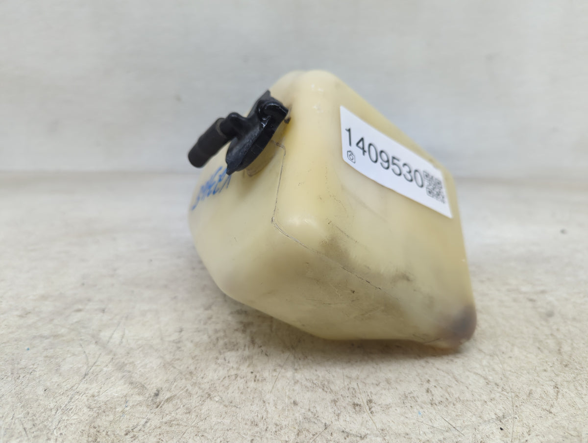 2004 Toyota Highlander Radiator Coolant Overflow Expansion Tank Bottle 1409530 - Oemusedautoparts1.com