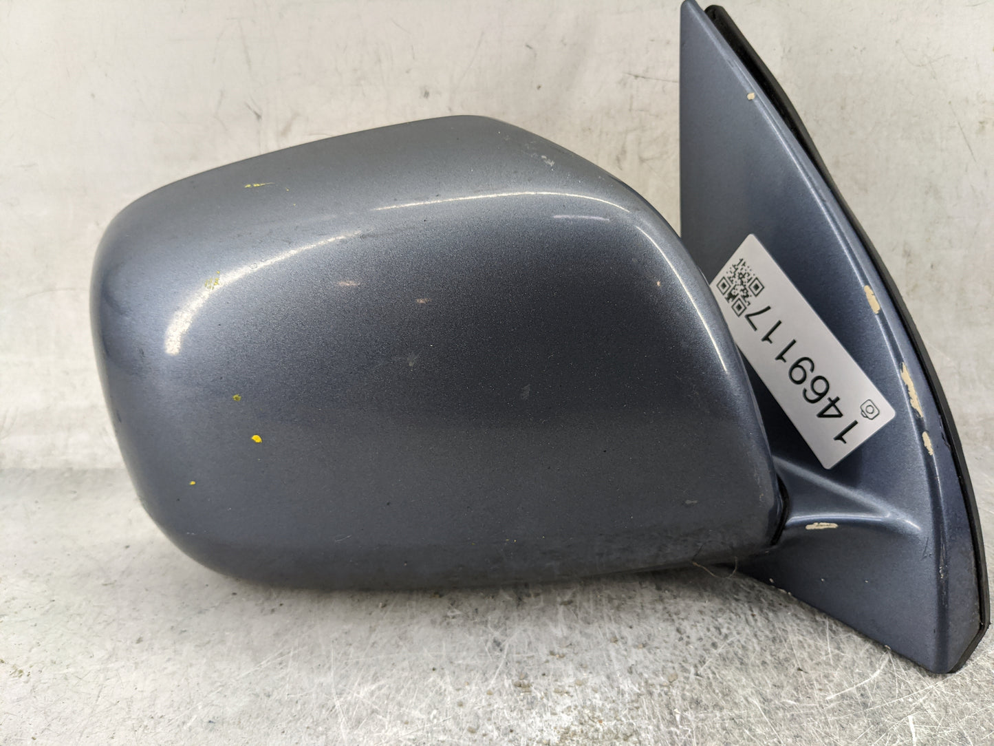 2001-2007 Toyota Highlander Passenger Side View Mirror - Right Door Mirror OEM Used - Oemusedautoparts1.com