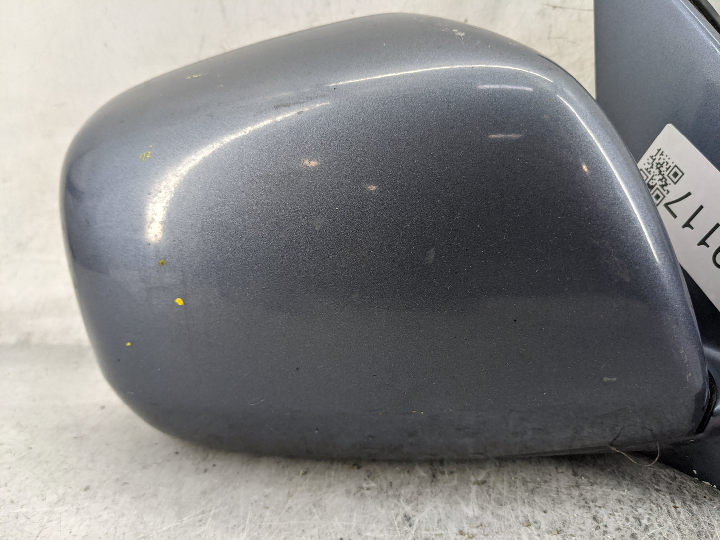 2001-2007 Toyota Highlander Passenger Side View Mirror - Right Door Mirror OEM Used - Oemusedautoparts1.com