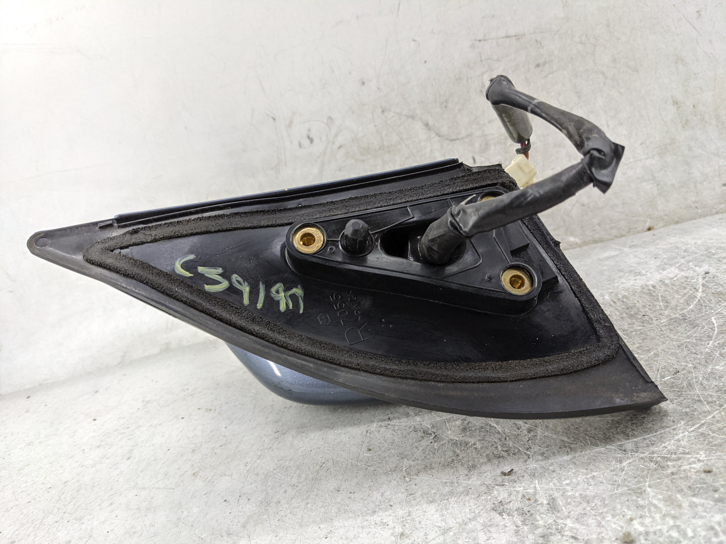 2001-2007 Toyota Highlander Passenger Side View Mirror - Right Door Mirror OEM Used - Oemusedautoparts1.com