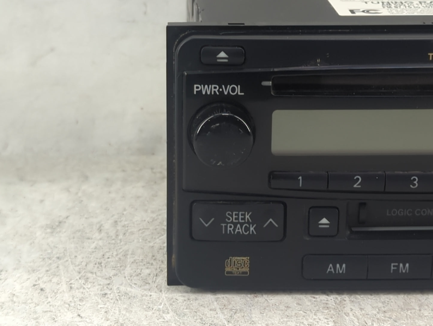 2004-2007 Toyota Highlander Radio AM FM Cd Player Receiver Replacement P/N:86120-52241 122000-44310101 Fits OEM Used Auto Pa