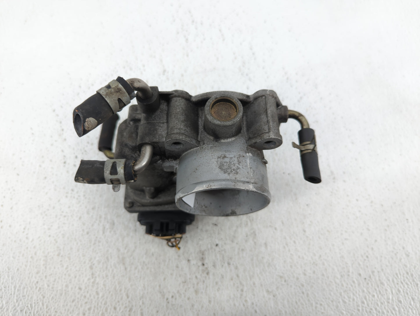 2004-2007 Toyota Highlander Throttle Body P/N:22030-28060 Fits Fits 2004 2005 2006 2007 OEM Used Auto Parts - Oemusedautopar