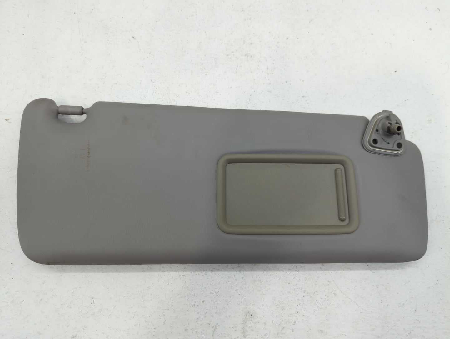 2004-2007 Toyota Highlander Sun Visor Shade Replacement Passenger Right Mirror Fits Fits 2004 2005 2006 2007 OEM Used Auto P