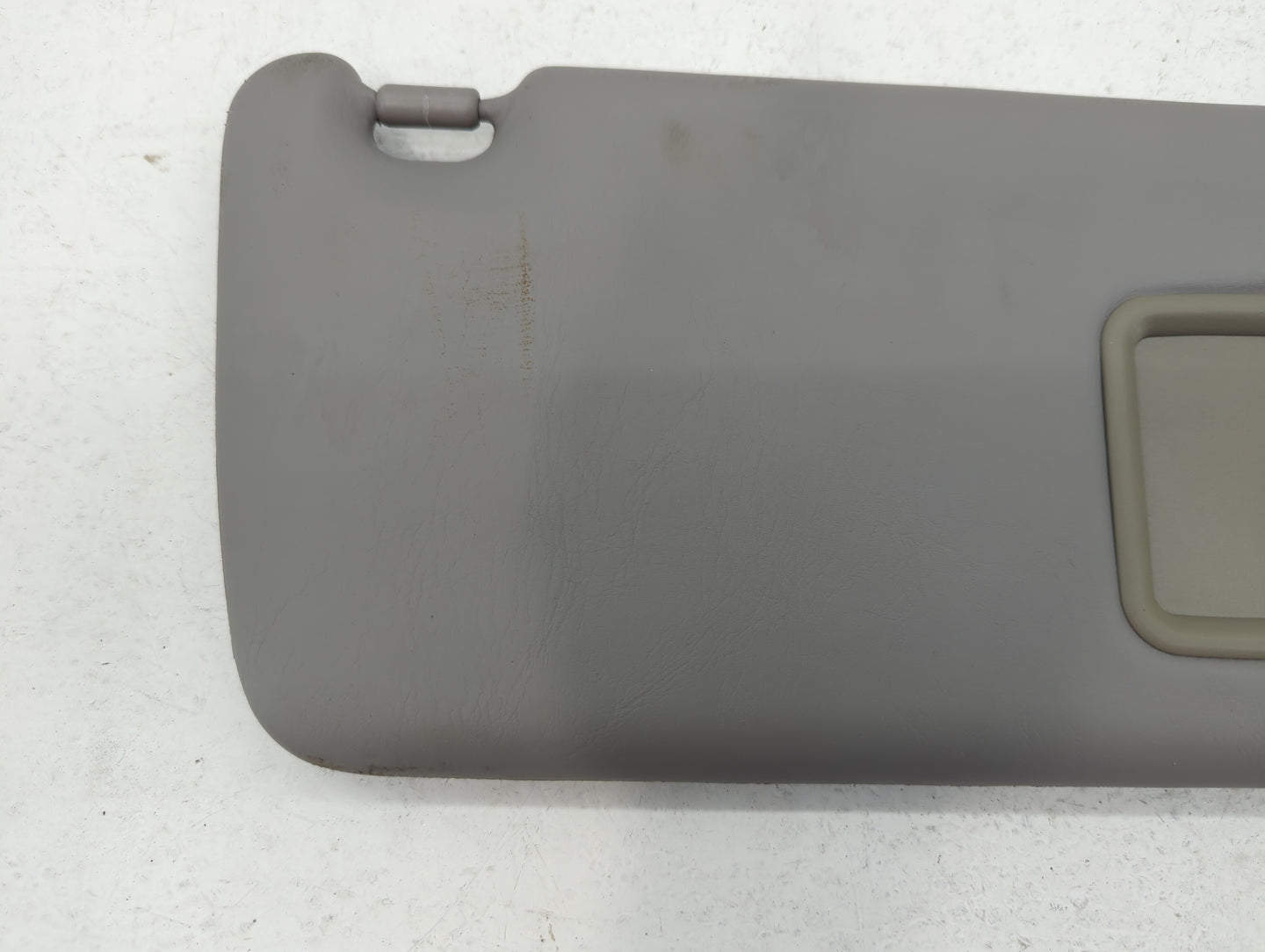 2004-2007 Toyota Highlander Sun Visor Shade Replacement Passenger Right Mirror Fits Fits 2004 2005 2006 2007 OEM Used Auto P