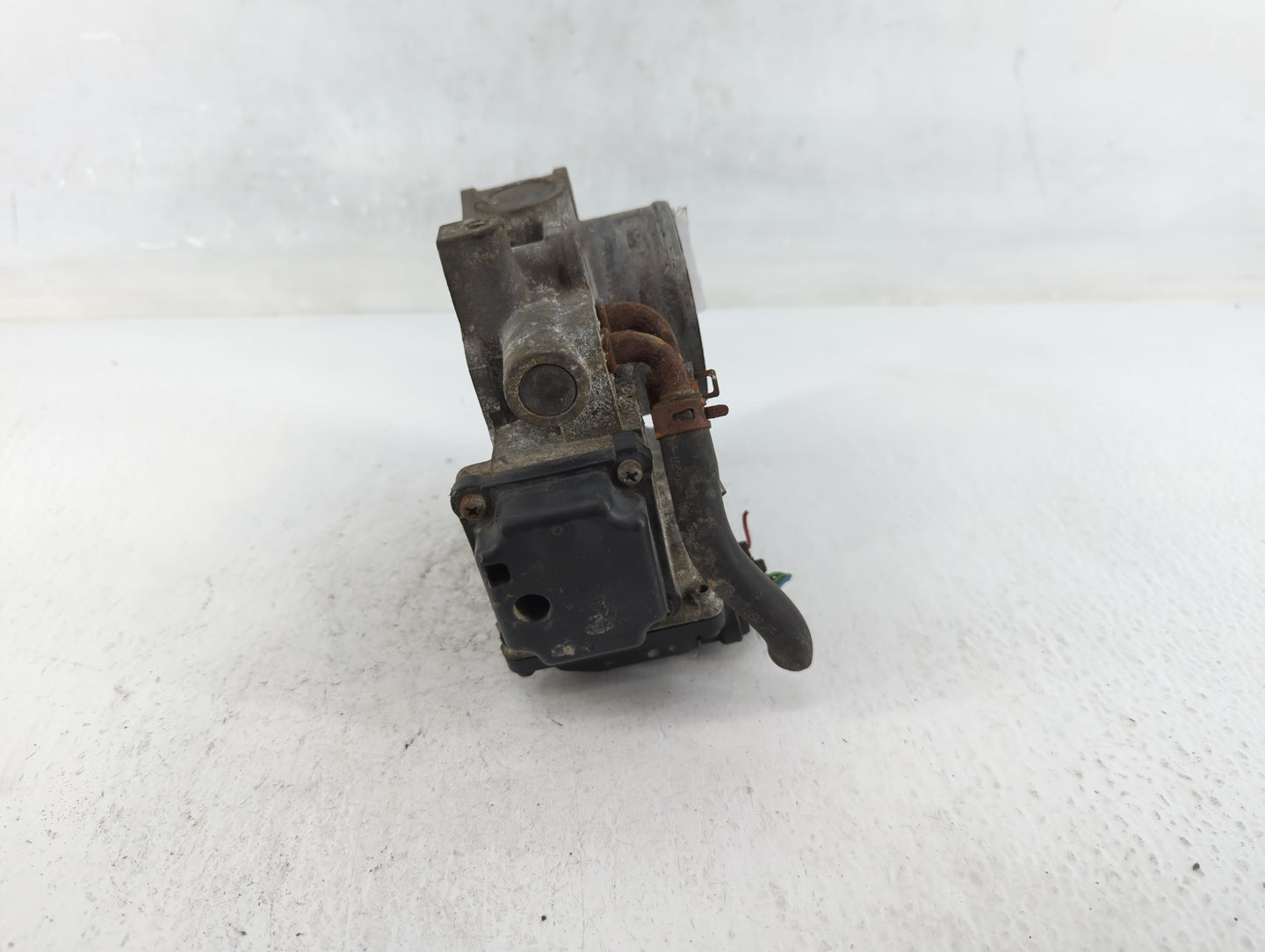 2004-2007 Toyota Highlander Throttle Body P/N:22030-28060 Fits Fits 2004 2005 2006 2007 OEM Used Auto Parts - Oemusedautopar