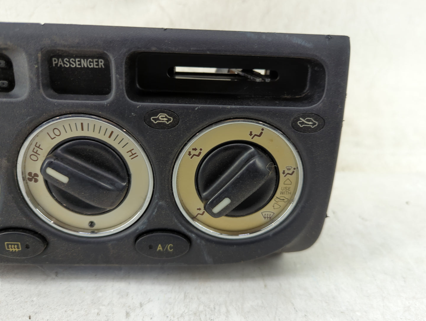 2004 Toyota Mr2 Climate Control Module Temperature AC/Heater Replacement P/N:83910-17050 Fits OEM Used Auto Parts - Oemuseda