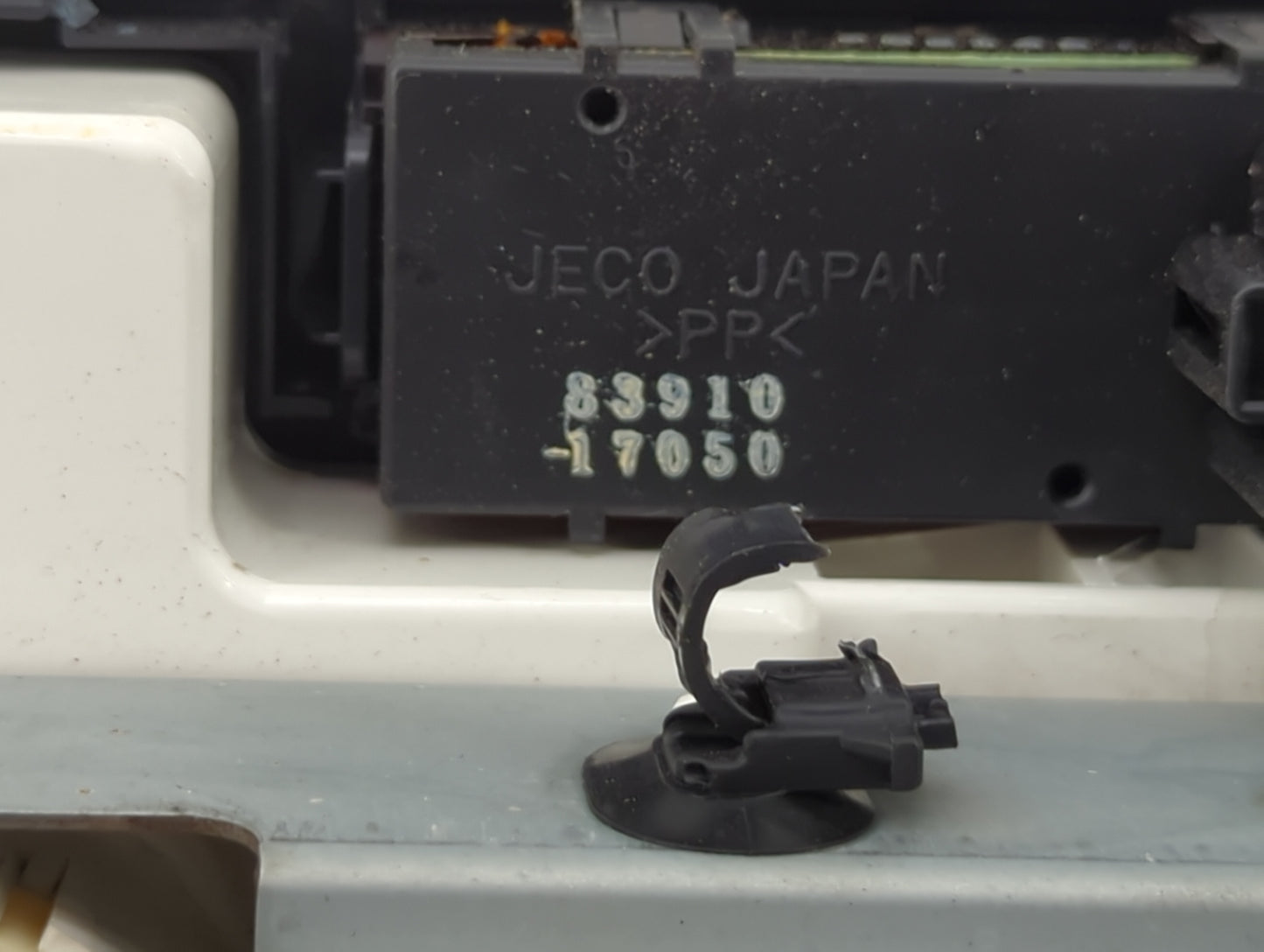 2004 Toyota Mr2 Climate Control Module Temperature AC/Heater Replacement P/N:83910-17050 Fits OEM Used Auto Parts - Oemuseda