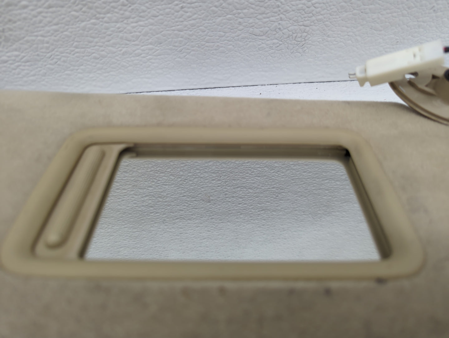 2004 Toyota Prius Sun Visor Shade Replacement Passenger Right Mirror Fits OEM Used Auto Parts - Oemusedautoparts1.com