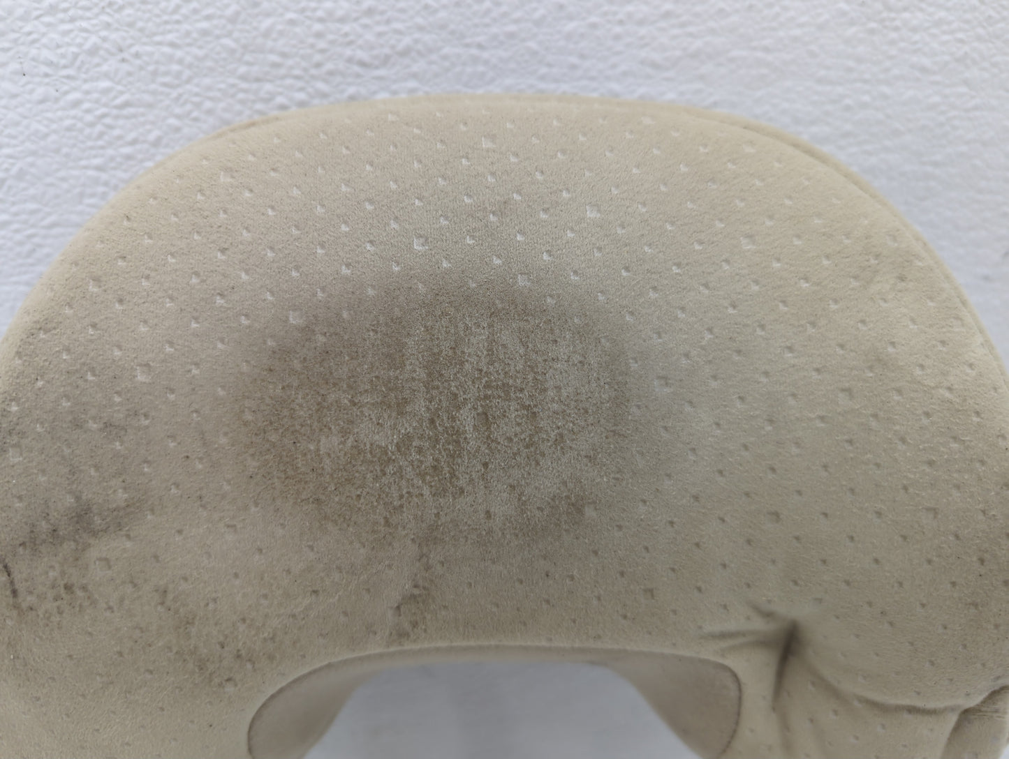 2004-2005 Toyota Prius Headrest Head Rest Rear Center Seat Fits Fits 2004 2005 OEM Used Auto Parts - Oemusedautoparts1.com