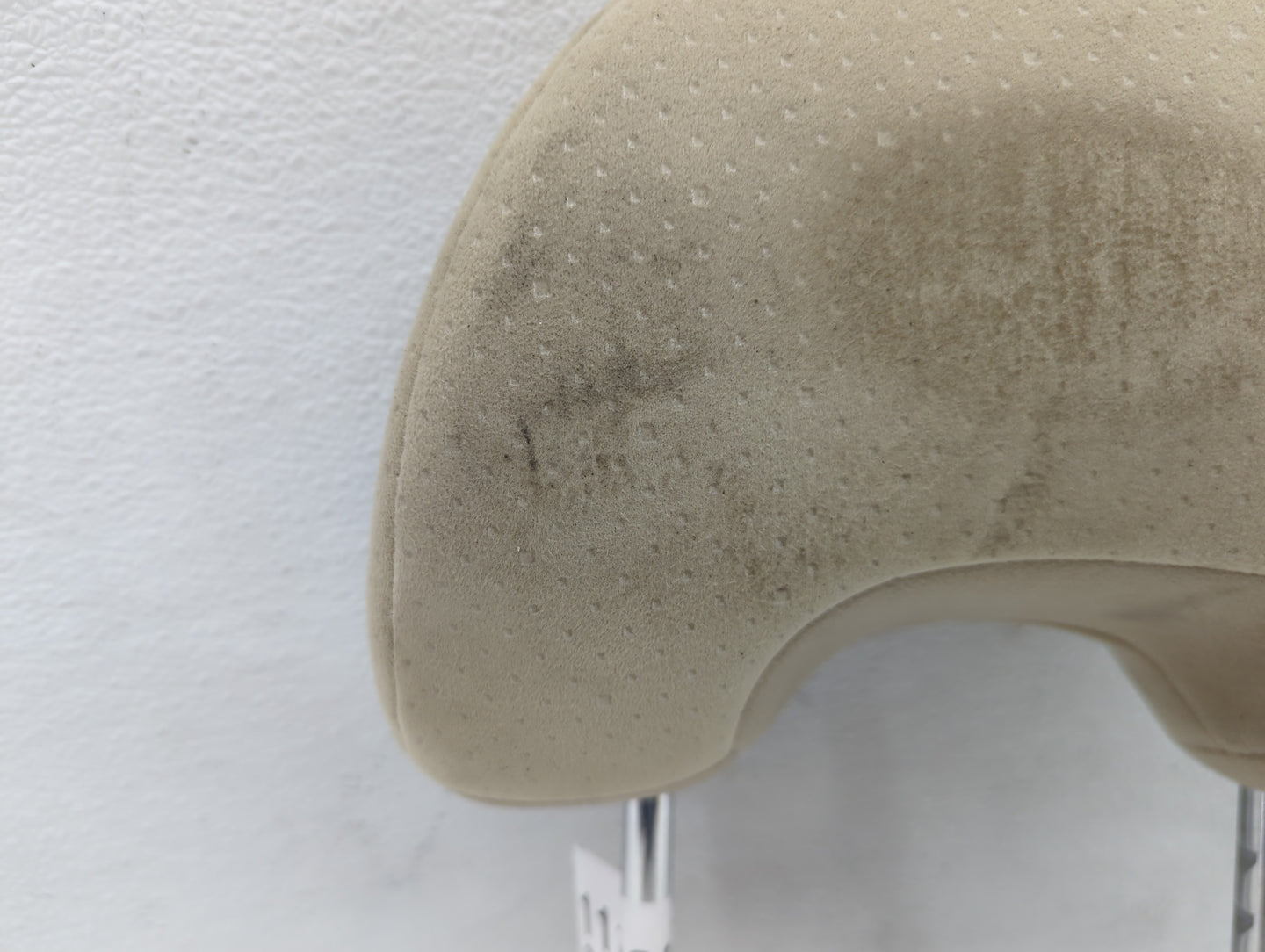 2004-2005 Toyota Prius Headrest Head Rest Rear Center Seat Fits Fits 2004 2005 OEM Used Auto Parts - Oemusedautoparts1.com