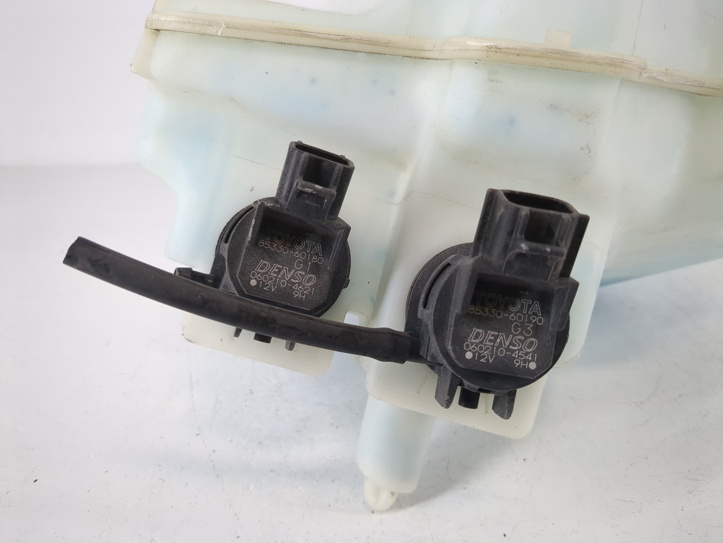 2004-2006 Toyota Prius Windshield Washer Fluid Reservoir Bottle Oem - Oemusedautoparts1.com