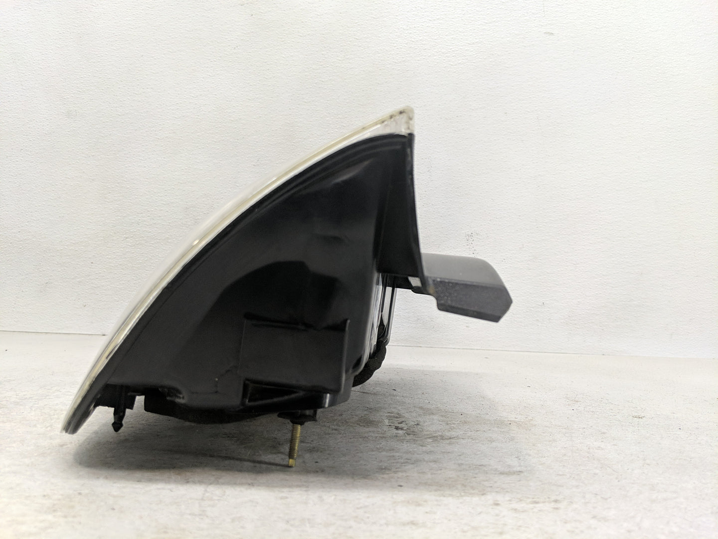 2004-2005 Toyota Prius Tail Light Assembly Passenger Right OEM Fits Fits 2004 2005 OEM Used Auto Parts - Oemusedautoparts1.c