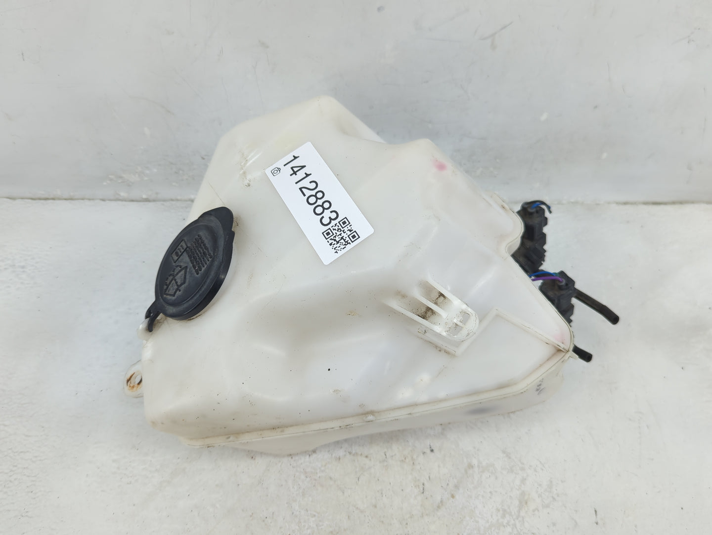 2004-2009 Toyota Prius Windshield Washer Fluid Reservoir Bottle Oem - Oemusedautoparts1.com