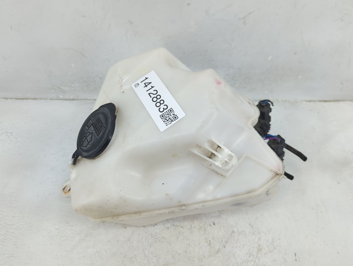 2004-2009 Toyota Prius Windshield Washer Fluid Reservoir Bottle Oem - Oemusedautoparts1.com