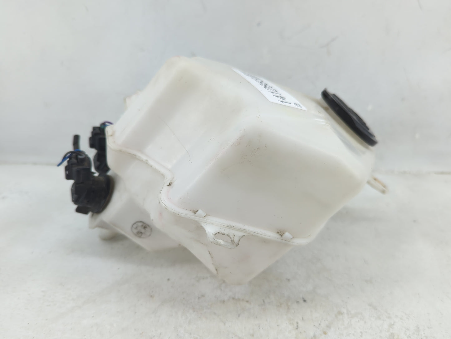 2004-2009 Toyota Prius Windshield Washer Fluid Reservoir Bottle 1412883 - Oemusedautoparts1.com