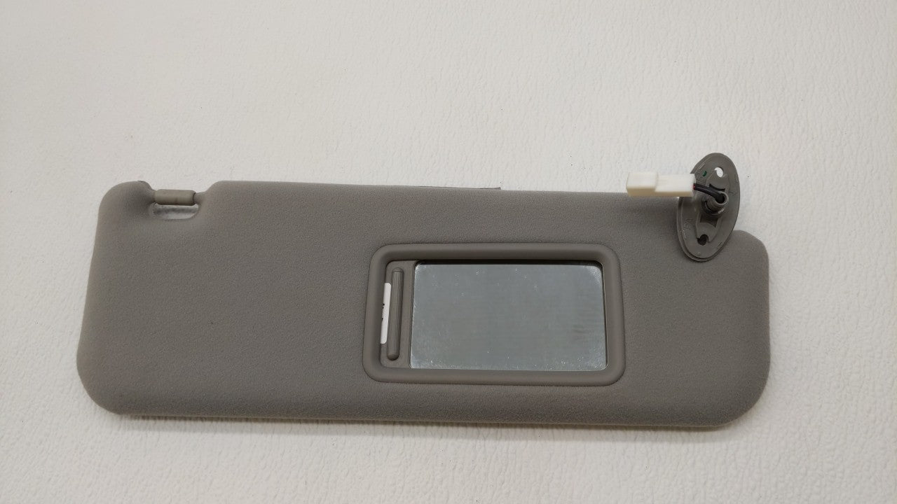 2004-2005 Toyota Prius Sun Visor Shade Replacement Passenger Right Mirror Fits Fits 2004 2005 OEM Used Auto Parts - Oemuseda