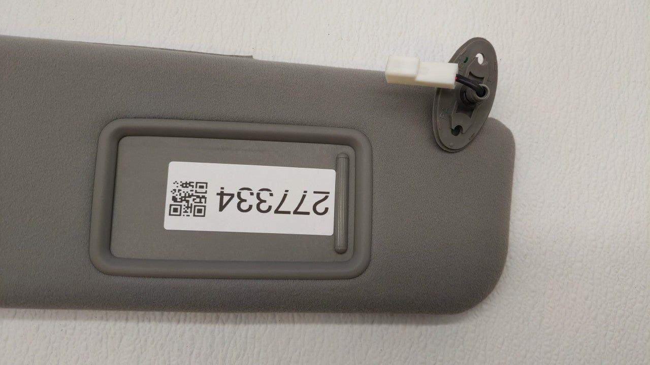 2004-2005 Toyota Prius Sun Visor Shade Replacement Passenger Right Mirror Fits Fits 2004 2005 OEM Used Auto Parts - Oemuseda