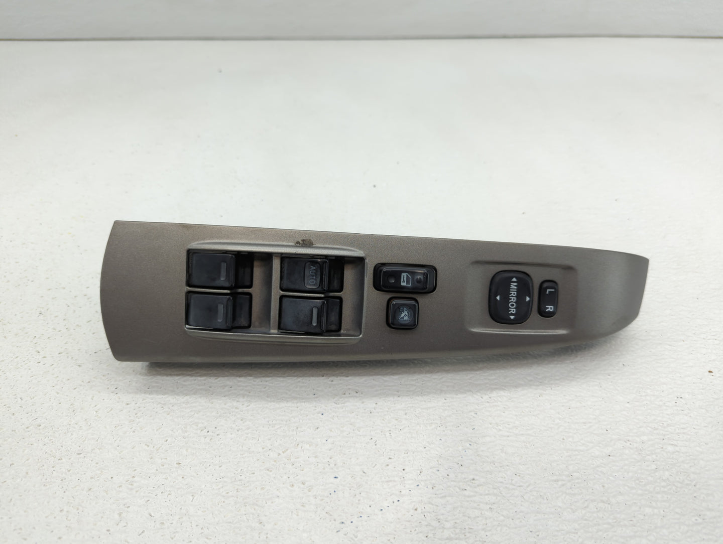 2004-2009 Toyota Prius Master Power Window Switch Replacement Driver Side Left P/N:74231-47090 84820-47021 Fits OEM Used Aut