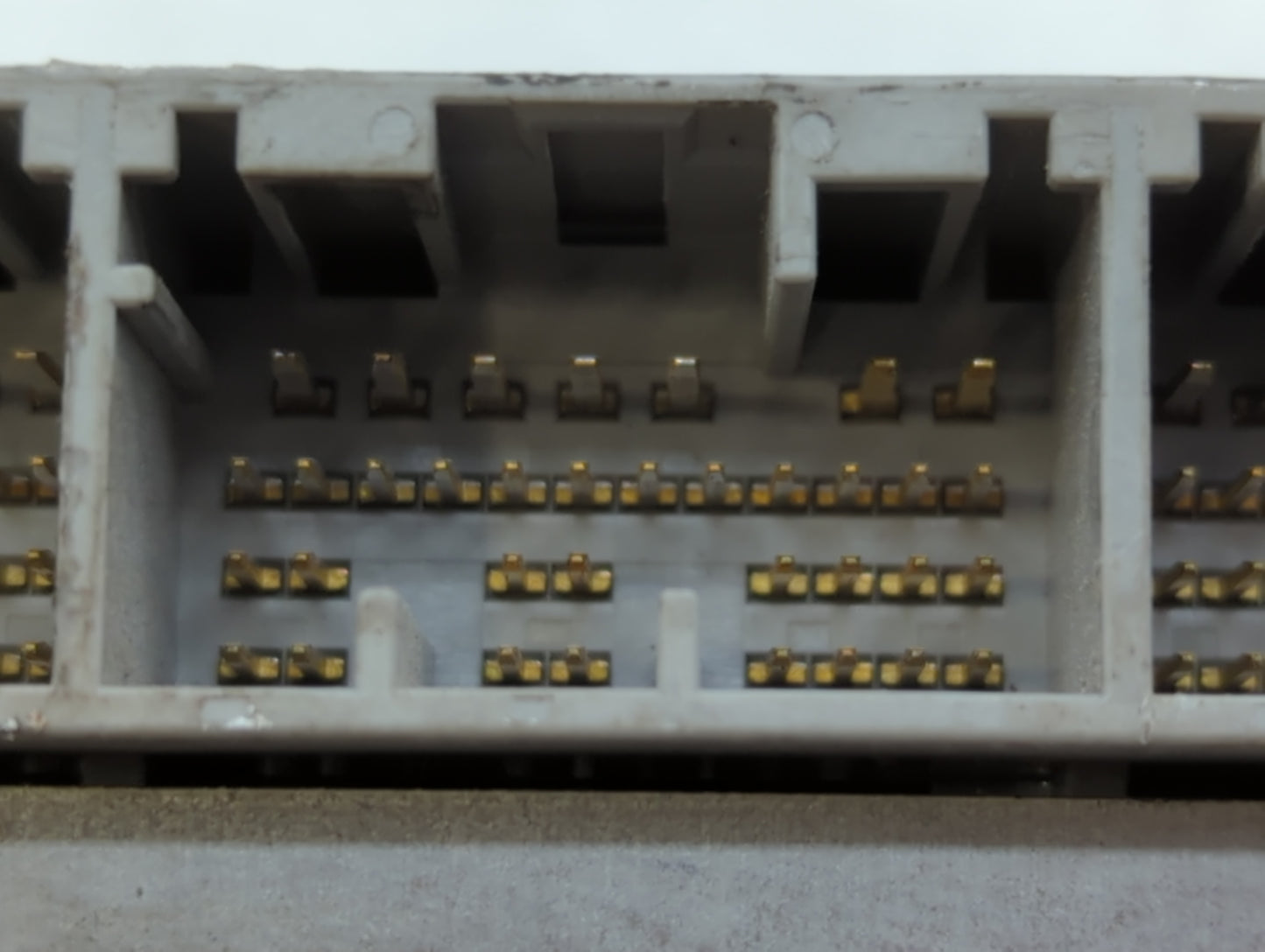 2004-2004 Toyota Prius Chassis Control Module Ccm Bcm Body Control - Oemusedautoparts1.com